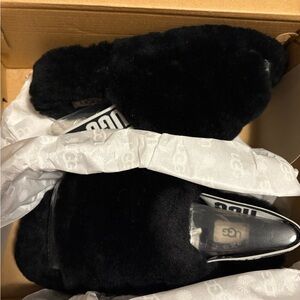 UGG Black Fluffy Slides